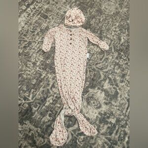 Bowy made knotted gown with matching hat